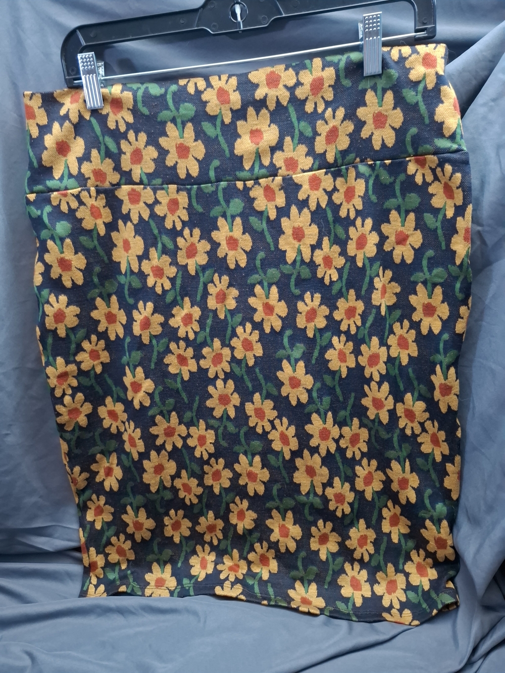 LuLaRoe Navy Pencil Skirt with Yellow Floral Print Size XL Super Cute! - Picture 6 of 7